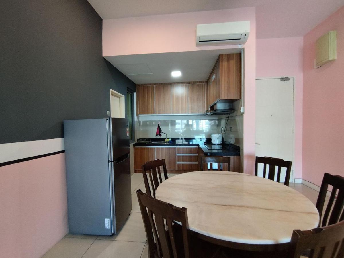 Restary - Black Pink, Loft E - Imago Shopping Mall - Kk City- 3Br,8Pax 来沙旅 黑粉主题公寓 - Loft E - Imago商场 - 泳池 - Kk市中心 - 3房8人 Kota Kinabalu Exterior foto